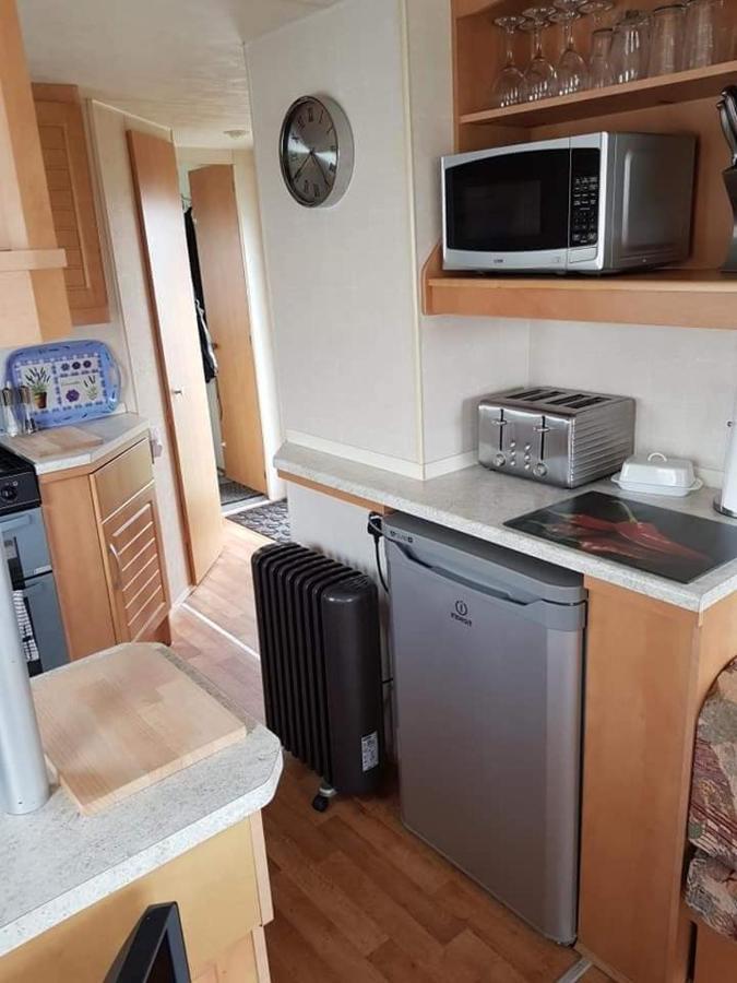 I 10 Caravan 4 Berth Chase Caravan Park Инголдмелс Экстерьер фото